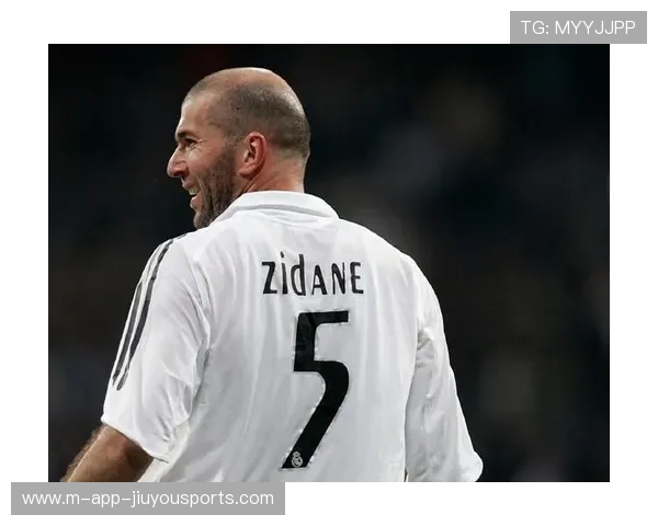 贝林厄姆接受媒体专访:渴望把球队带回巅峰 贝林厄姆接受媒体专访:渴望把球队带回巅峰