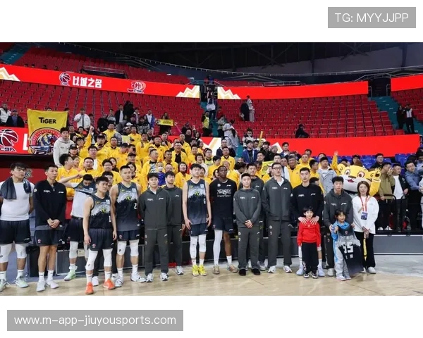 CBA球迷的热情推动联赛成长，cba热议