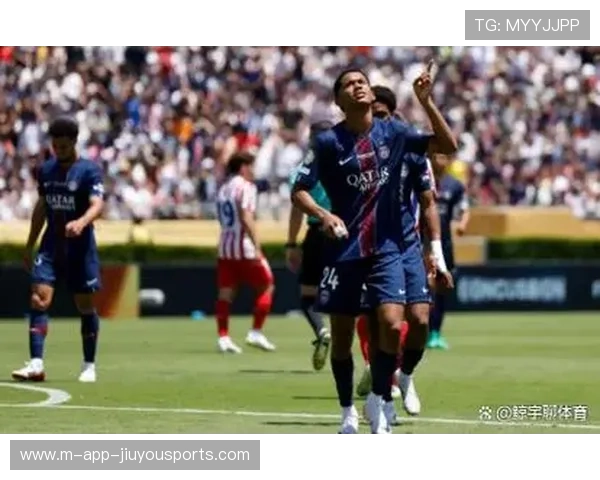 巴黎遭遇欧冠惨败，梅开二度的迪亚斯让拜仁奏凯，欧冠_巴黎淘汰拜仁晋级四强