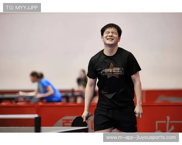 樊振东主动让座，赢得对手和观众一致好评，樊振东接受采访视频