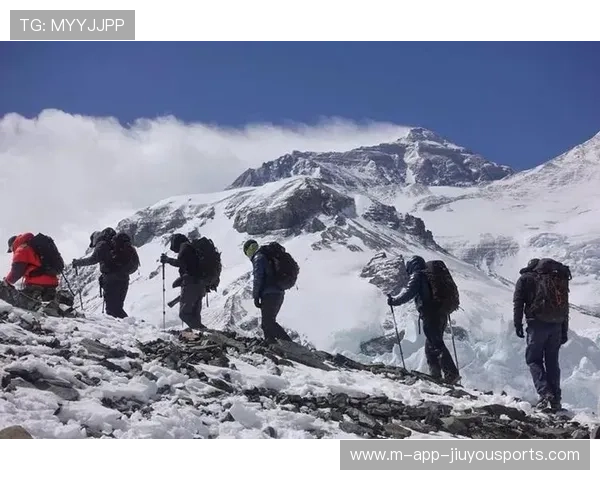 世界登山青年安全认证：标准化课程为营员护航，登山知识竞赛